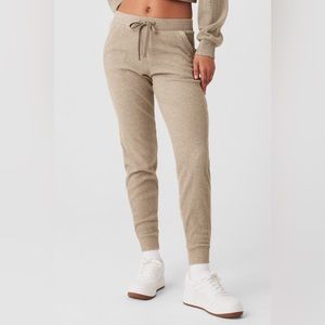 Alo Yoga Muse Sweatpants in Gravel Heather Size S (4-6) NWOT